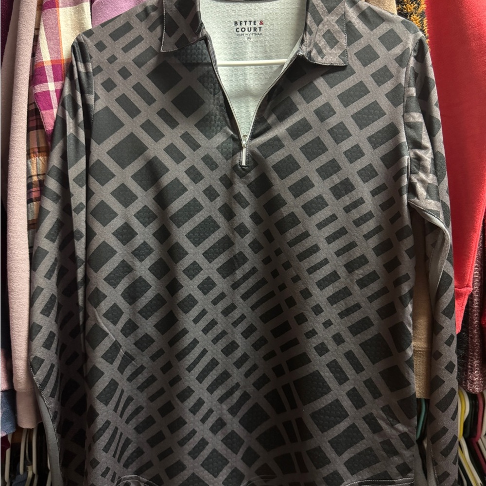 NWT- Bette & Court Women's Activewear Half Zip Top